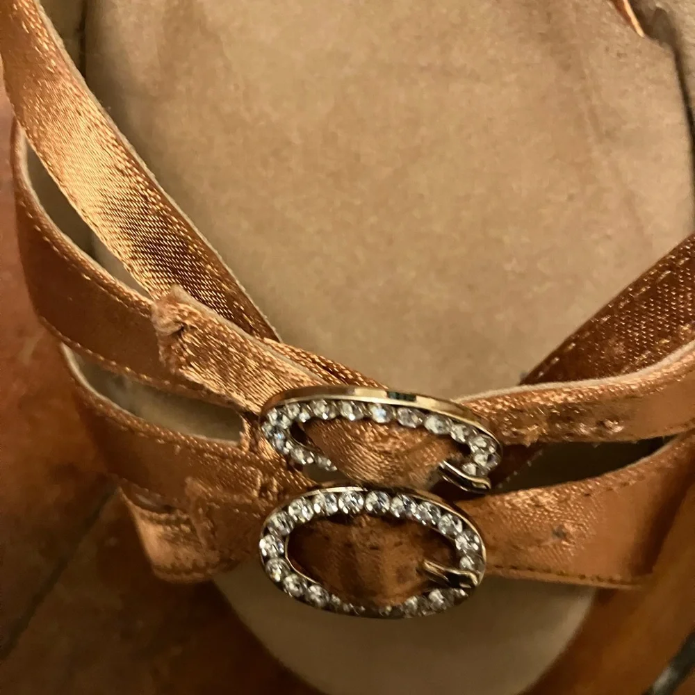 Showtime Dance Latin shoes, size 6.5 US/ 4 UK, 2 inch heel - Picture 4 of 6